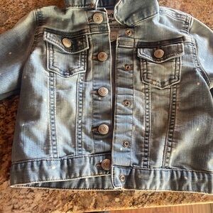 Oshkosh 4T Girls Jean jacket with dots.
